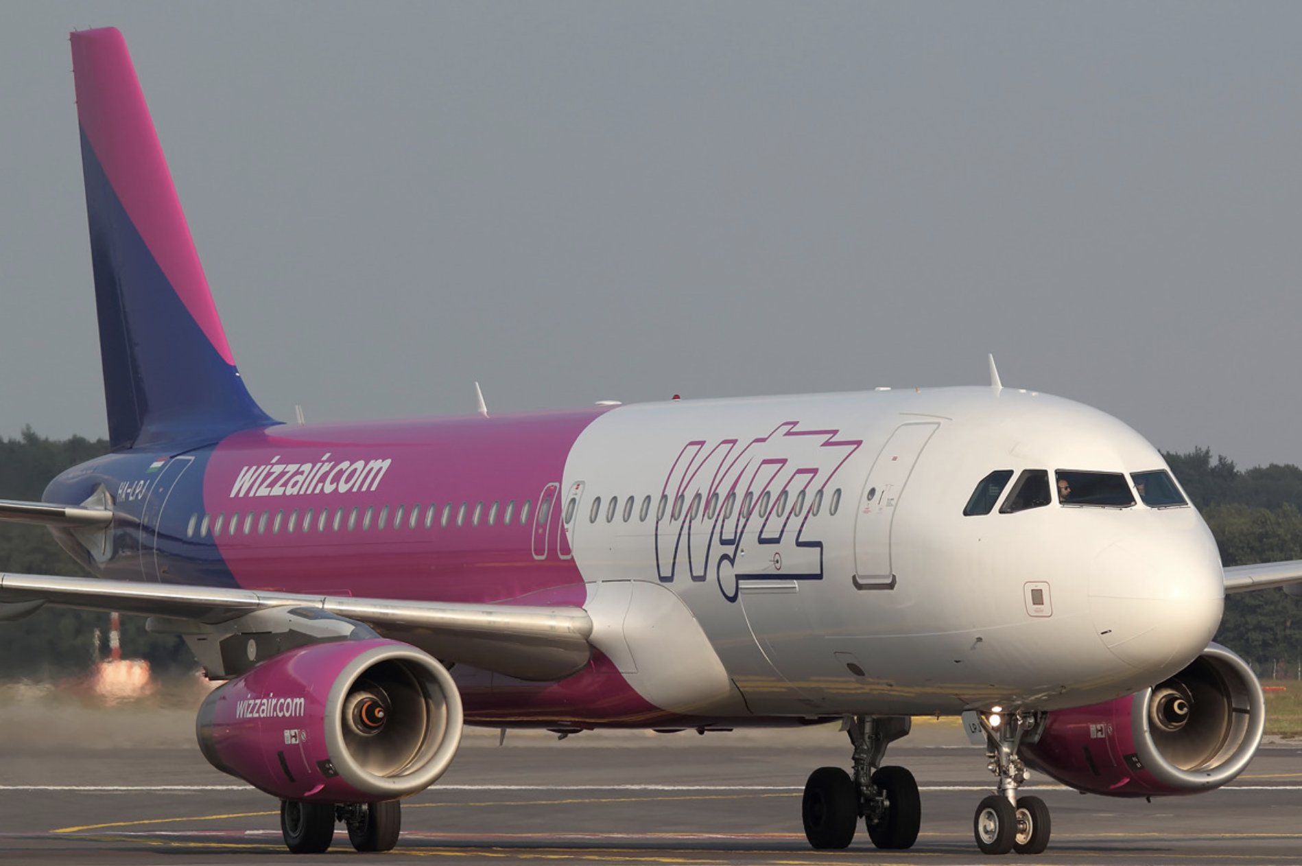 airplane from wizz air